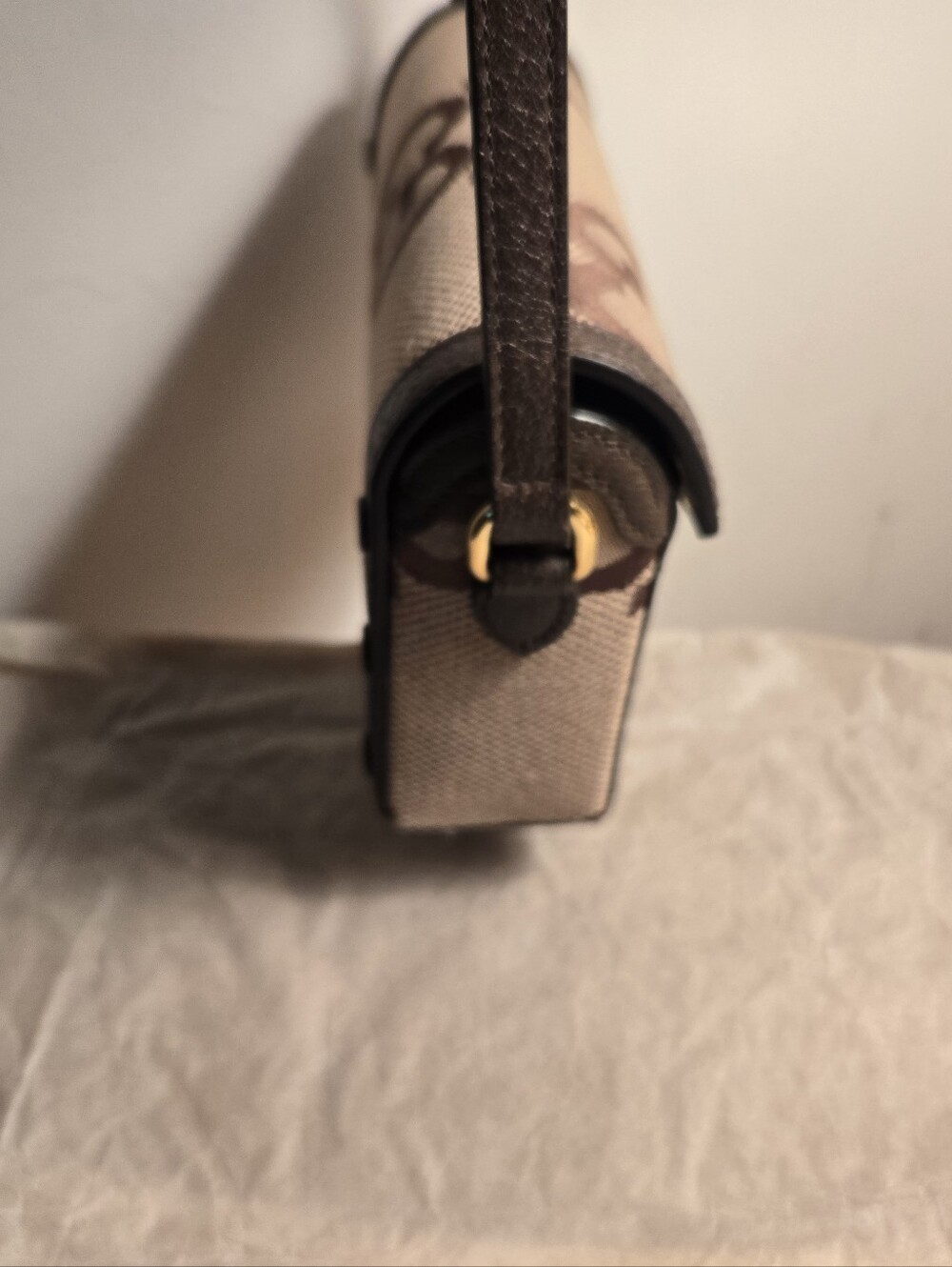 Gucci Brown GG Supreme Canvas Shoulder Bag with Gold Horsebit - Picture 4 of 9